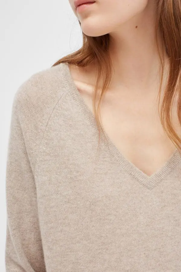 Chinti & Parker The V Neck Sweater - Oatmeal - Image 4