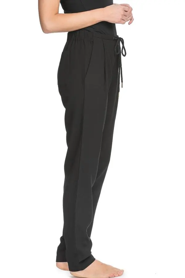 Lilla P Crepe Tapered Leg Pant - Black - Image 2