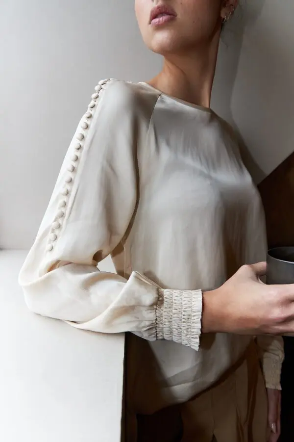 Coster Copenhagen Blouse with Raglan Sleeve & Smock Cuffs - Vanilla - Image 2