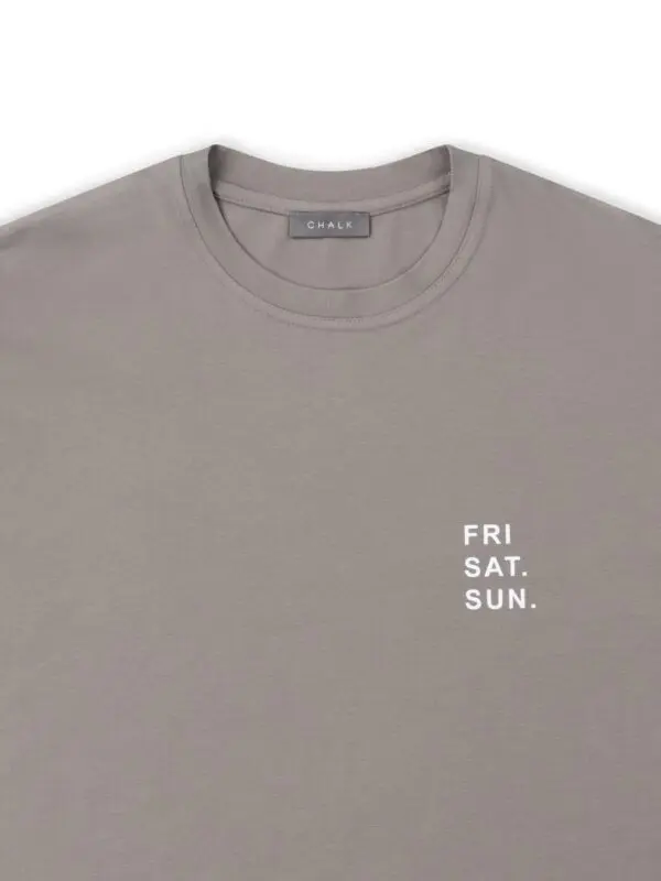 Chalk May 'Fri Sat Sun' One Size T Shirt - Mouse - Image 2