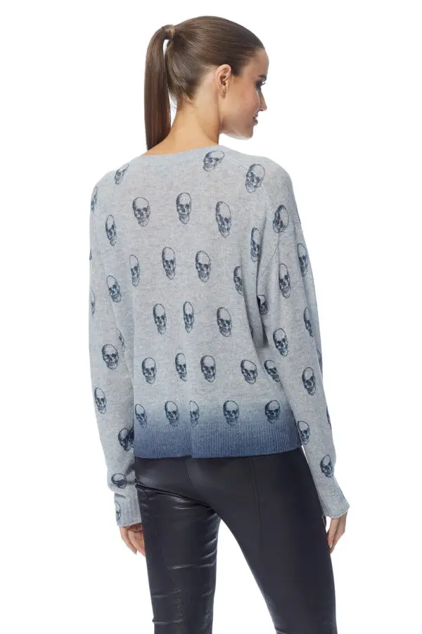 360 Cashmere Maya V-Neck - Light Heather Grey / Blue - Image 4