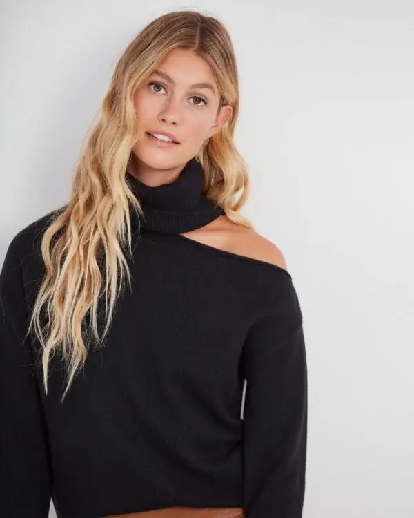 paige-raundi-sweater-black-stick-and-ribbon-nottingham-3