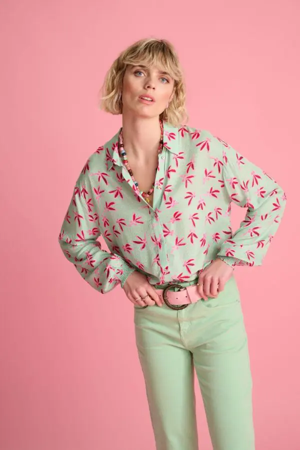 pom-amsterdam-SP7153-milly-fly-away-green-stick-and-ribbon-nottingham