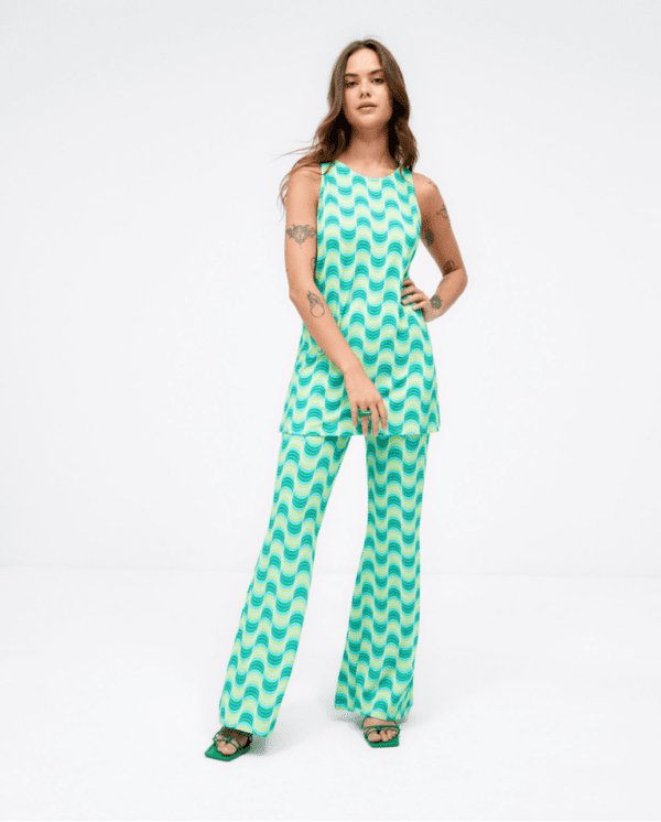 surkana-523oavi016-green-stick-and-ribbon-nottingham