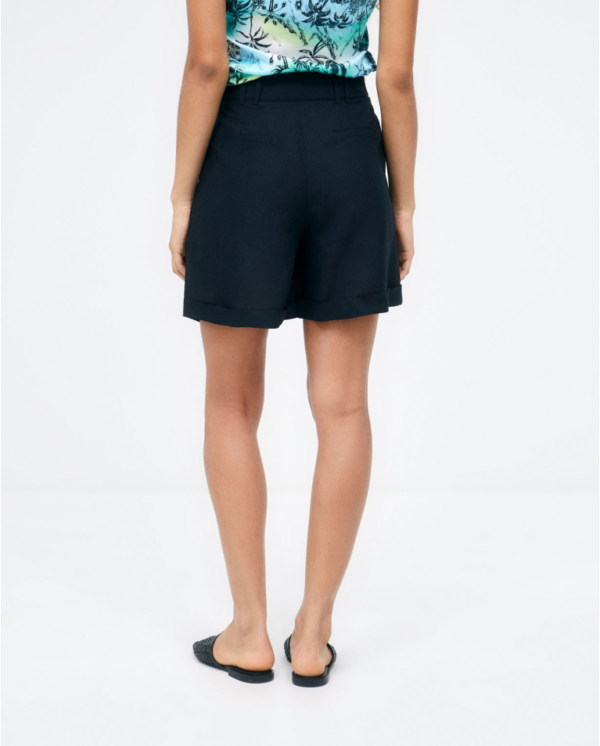 surkana-523tisa522-black-stick-and-ribbon-nottingham