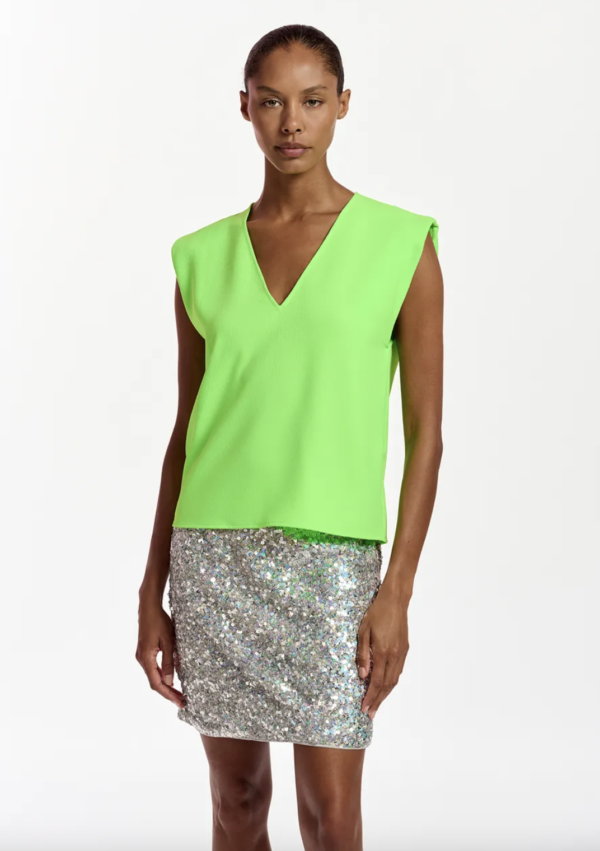 essentiel-antwerp-falling-top-green-lizard-stick-and-ribbon-nottingham