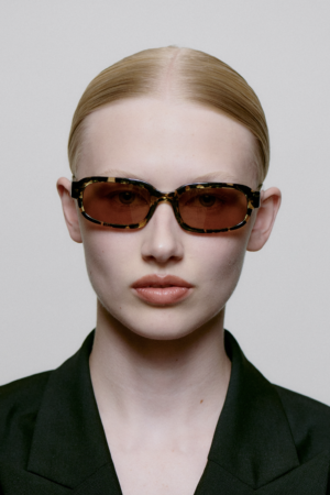 akjaerbede-will-black-yellow-tortoise-stick-and-ribbon-nottingham