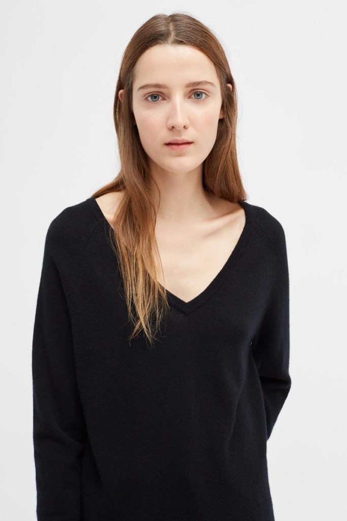 Chinti & Parker The V Neck Sweater - Black - Image 2