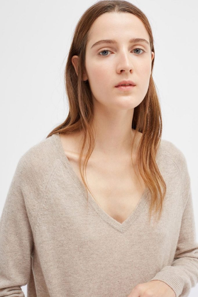 Chinti & Parker The V Neck Sweater - Oatmeal - Image 2