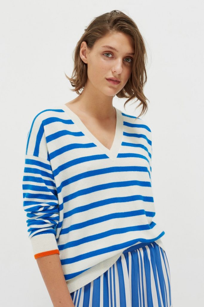 Chinti & Parker V Neck Boat Sweater - Cream / Royal Blue / True Orange - Image 4