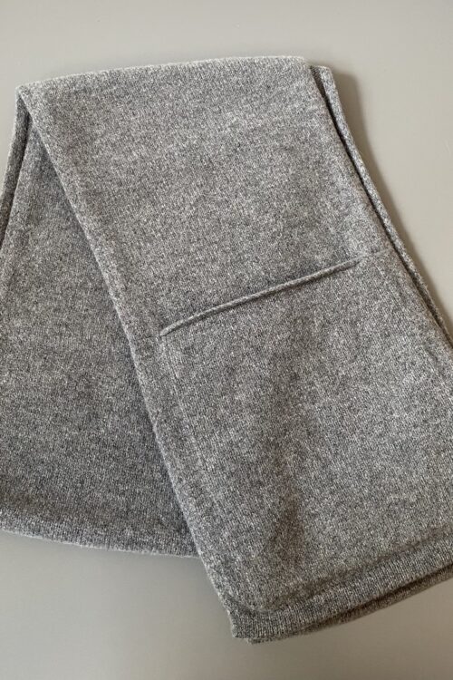 Robert Mackie Conon Pocket Scarf – Grey Mix