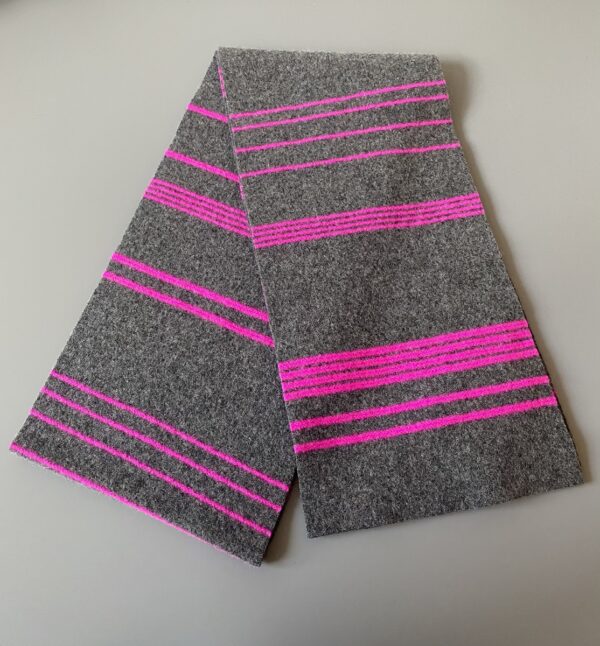 Robert Mackie Lorn Scarf - Charcoal / Pink