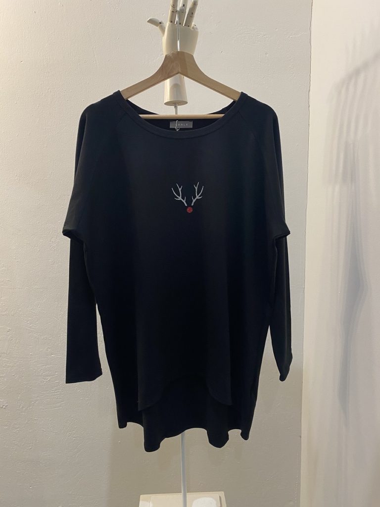 chalk-robyn-rudolph-nose-christmas-top-black-stick-and-ribbon-nottingham
