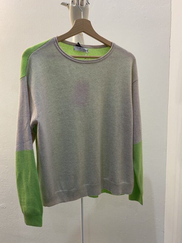 Cocoa Cashmere CC080 Colour Block Sweater - Apple / Oatmeal