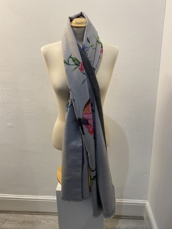 Zelly 477012 Reversible Butterfly Wrap - Grey Print