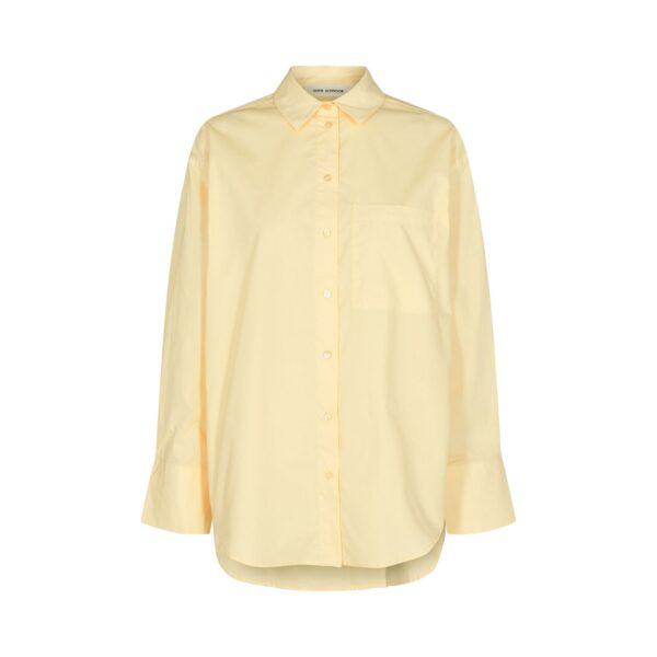 sofie-schnoor-oversized-shirt-light-yellow-stick-and-ribbon-nottingham