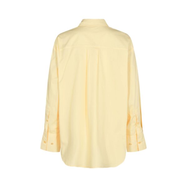 sofie-schnoor-oversized-shirt-light-yellow-stick-and-ribbon-nottingham