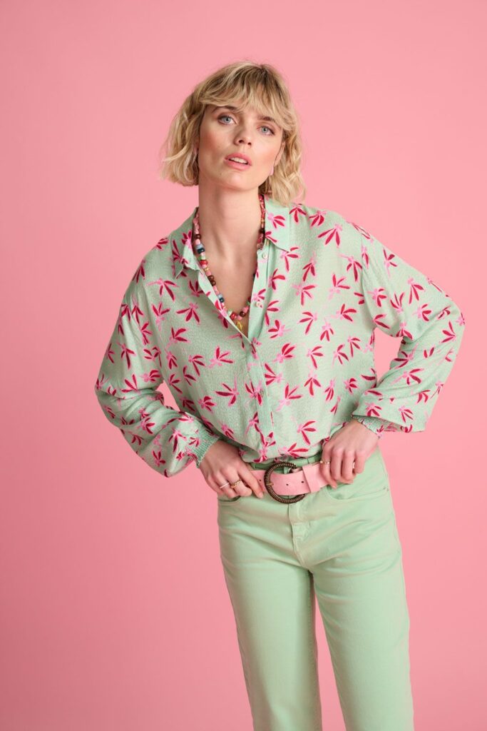 pom-amsterdam-SP7153-milly-fly-away-green-stick-and-ribbon-nottingham