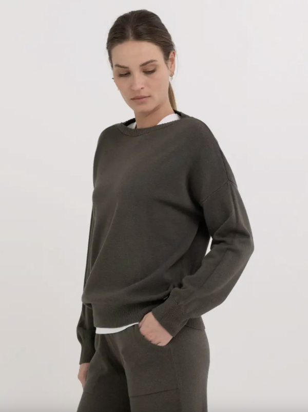 replay-oversized-crewneck-sweater-army-green-stick-and-ribbon-nottingham