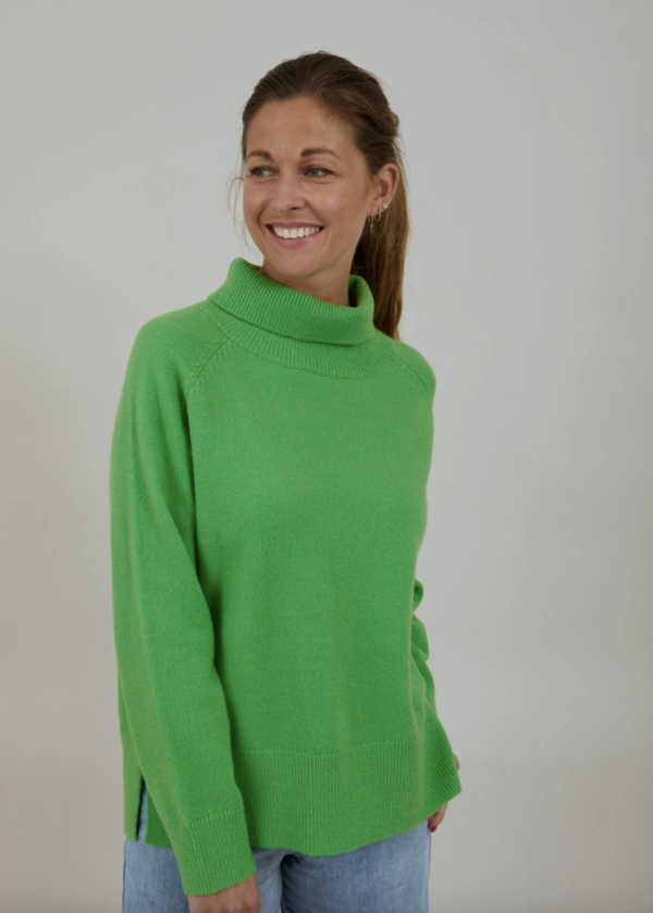 coster-copenhagen-sweater-forest-green-stick-and-ribbon-nottingham