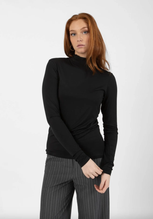 coster-copenhagen-cc-heart-sofia-black-stick-and-ribbon-nottingham