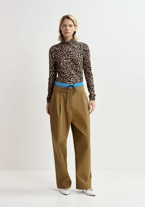 essentiel-antwerp-going-leopard-g1bl-stick-and-ribbon-nottingham