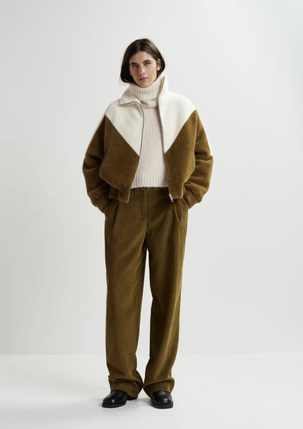 essentiel-antwerp-griffin-ow01-stick-and-ribbon-nottingham