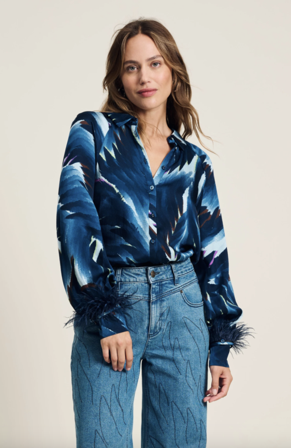 pom-amsterdam-sp7965-feathers-blue-stick-and-ribbon-nottingham