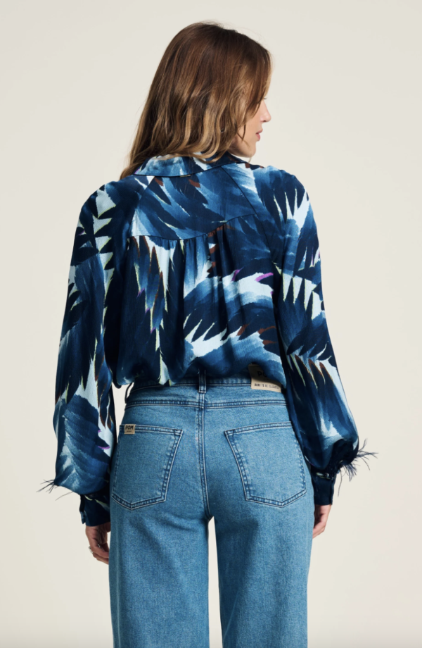 pom-amsterdam-sp7965-feathers-blue-stick-and-ribbon-nottingham