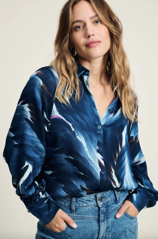 pom-amsterdam-sp7965-feathers-blue-stick-and-ribbon-nottingham